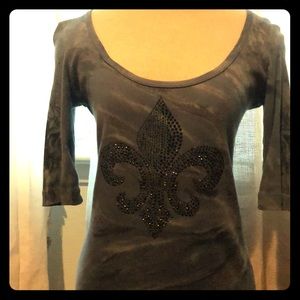 Blue gray camo print fitted t-shirt. S.